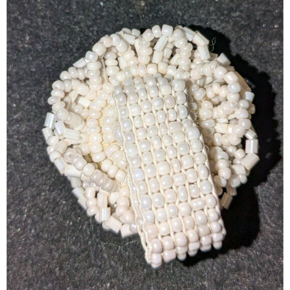 Vintage White Beaded Flower Ring Adjustable Size Elegant Cocktail Jewelry - Picture 6 of 6